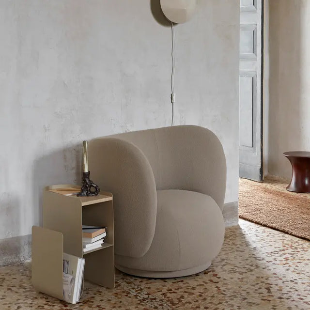 Vault Beistelltisch Marmor beige - ferm LIVING im Wohnzimmer