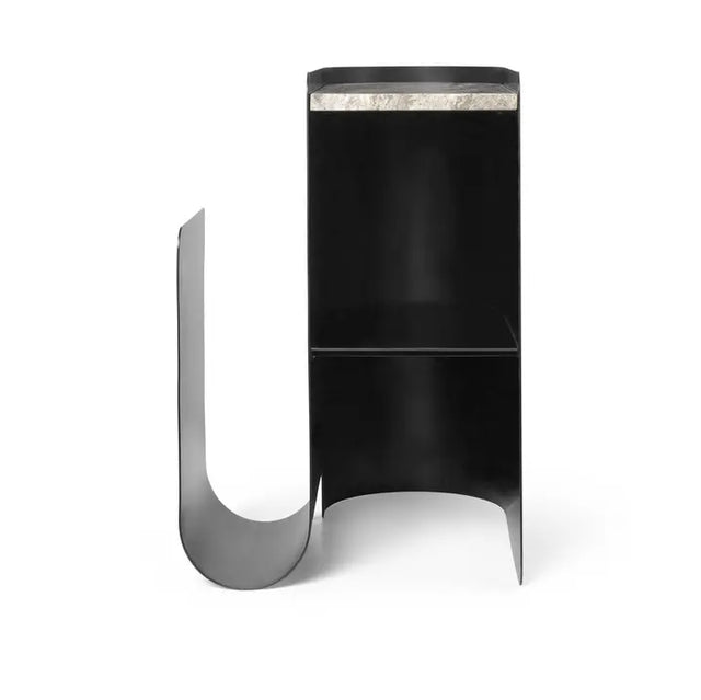 Vault Beistelltisch Marmor schwarz - ferm LIVING gestylt
