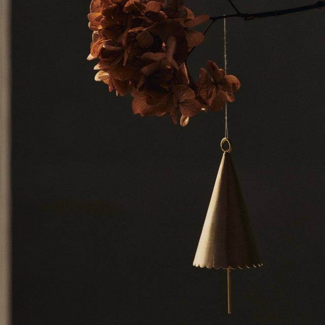 Weihnachtsbaumglocke Cone Bell - ferm LIVING - DesignWe.Love