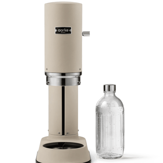 Aarke Carbonator Pro Wassersprudler Sand 800ml - DesignWe.Love