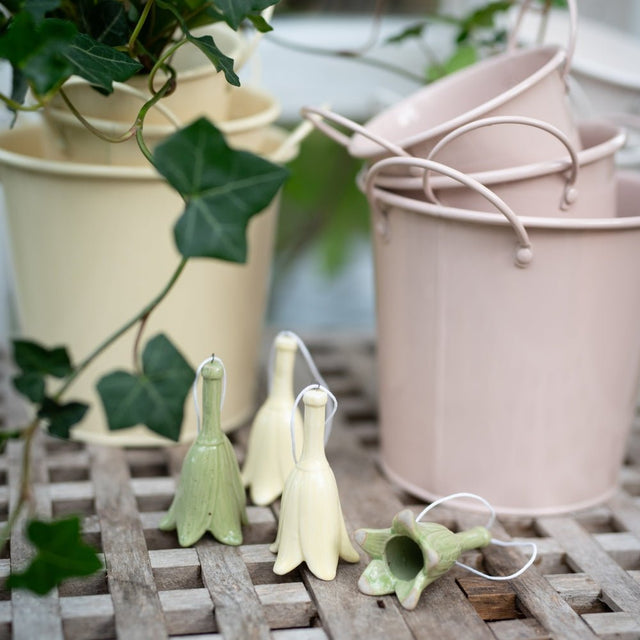Anhänger aus Keramik BLOMMA Gelb - Wikholm Form - DesignWe.Love