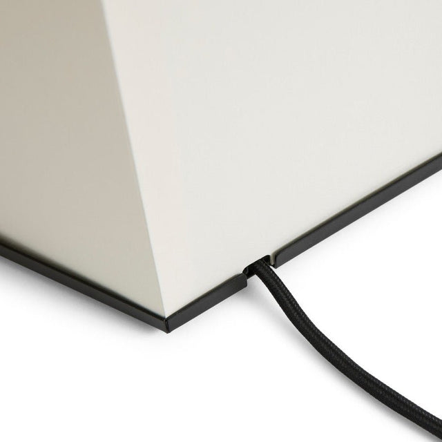 Aplat Tischleuchte 440 - HAY - DesignWe.Love