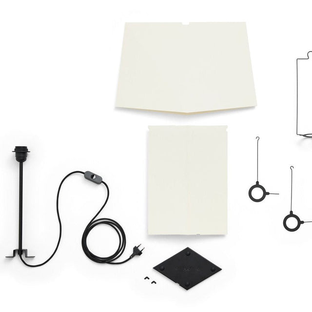 Aplat Tischleuchte 660 - HAY - DesignWe.Love