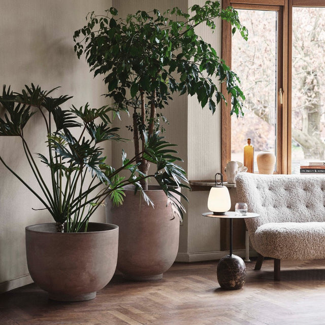 Beistelltisch Lato LN8 rund Warm Black/Emperador - &Tradition - DesignWe.Love