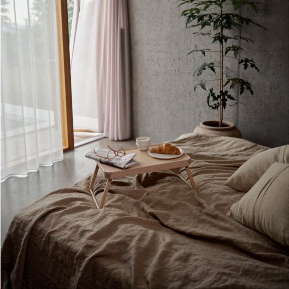 Bett - Tablett Inu Eiche klappbar - Zone Denmark - DesignWe.Love