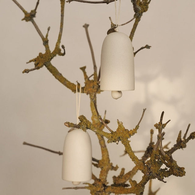 Christbaumschmuck Bell Ornaments aus Keramik, 2er - Set - ferm LIVING - DesignWe.Love