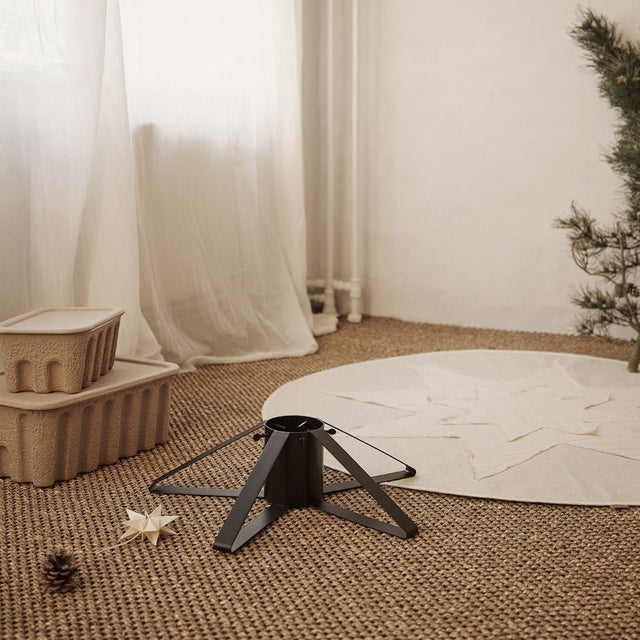 Christbaumständer Schwarz - ferm LIVING - DesignWe.Love