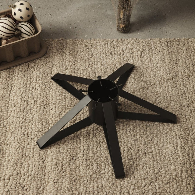 Christbaumständer Schwarz - ferm LIVING - DesignWe.Love