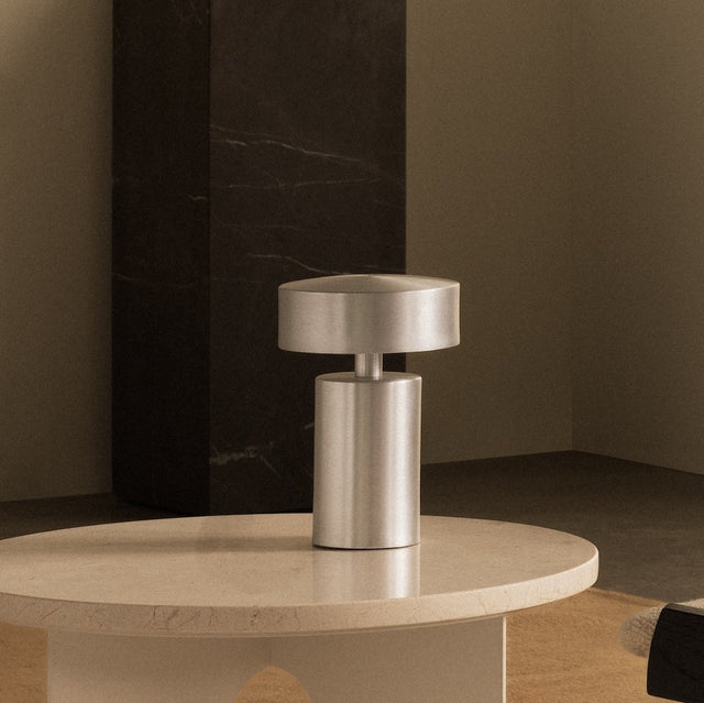 Column Akkuleuchte Aluminium - Audo - DesignWe.Love