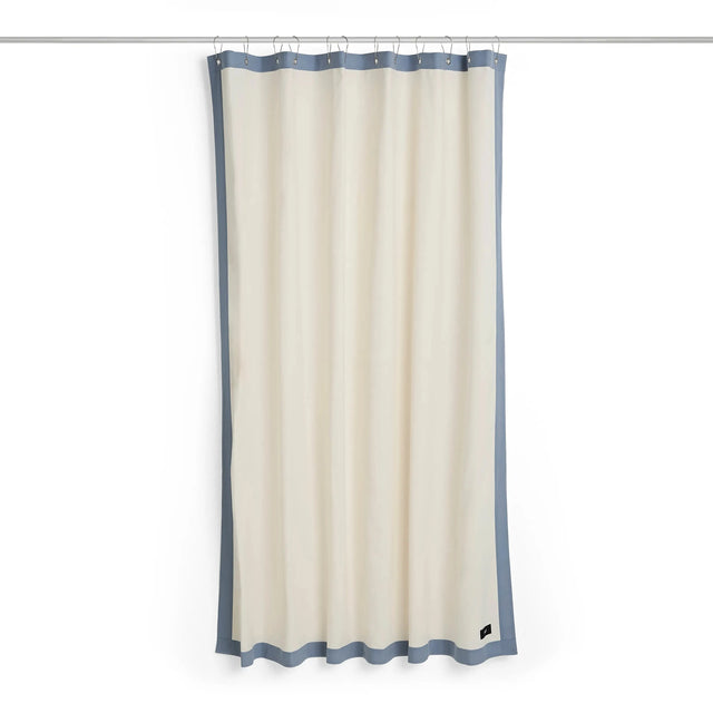 HAY Duschvorhang Outline in Creme-Blau – Design mit Kontrastrand aus Baumwolle