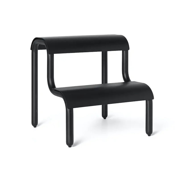Tritthocker Up Step Stool Schwarz – ferm LIVING, pulverbeschichtetes Metall, minimalistisches Design