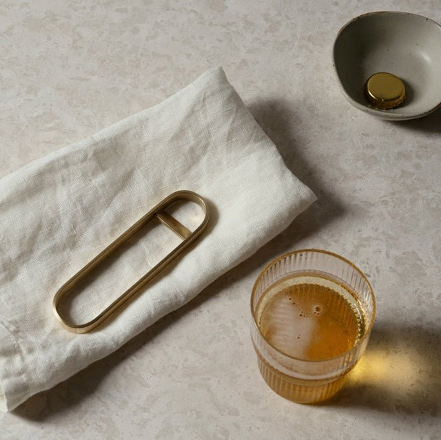 Flaschenöffner Fein messing - ferm LIVING - DesignWe.Love