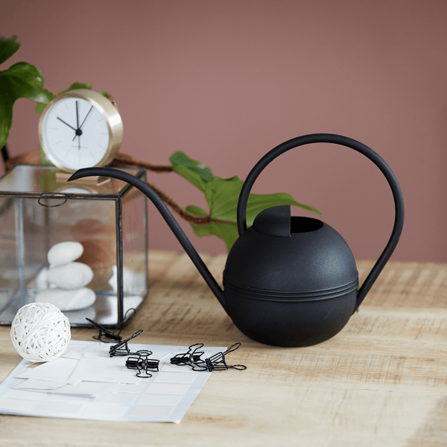 Gießkanne Plant in Schwarz - House Doctor - DesignWe.Love