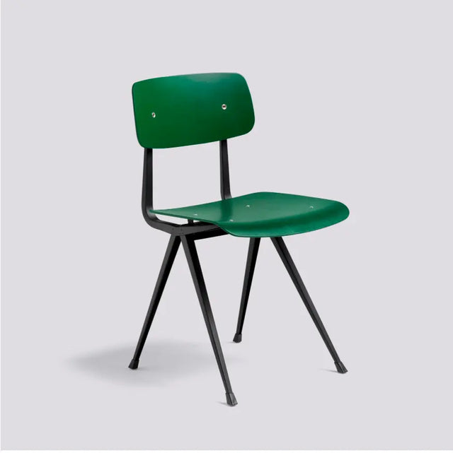 HAY Result Chair Eiche dunkelgrün lackiert, Gestell Stahl schwarz