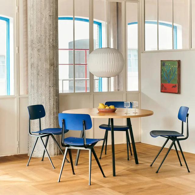 HAY Result Chair Eiche dunkelblau Sitzgruppe, Gestell Stahl schwarz