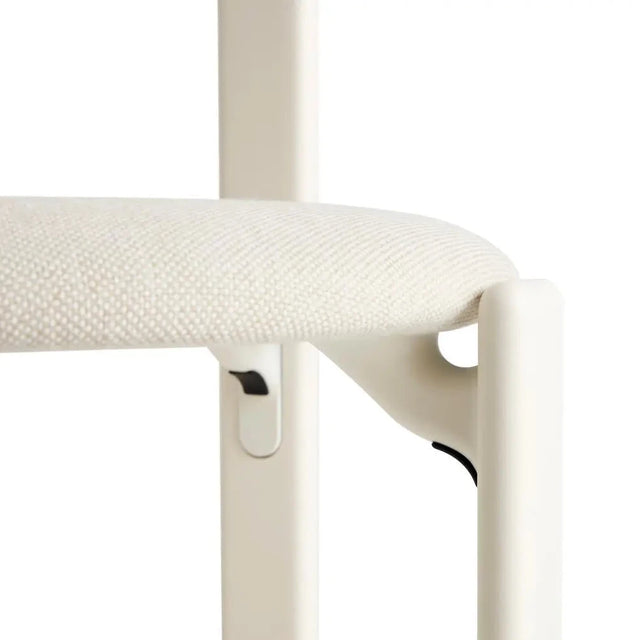 HAY Rey Chair Stuhl Cream White mit gepolsterter Sitzfläche Detail