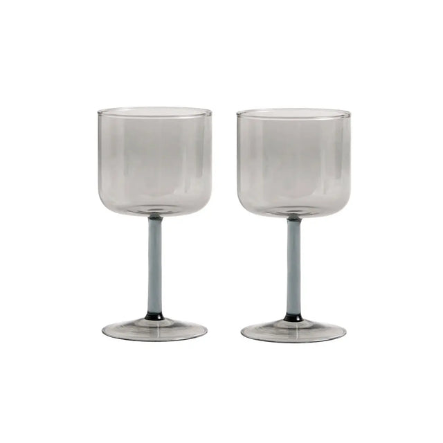 Weinglas Set Tint in der Farbe grau von HAY