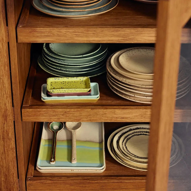 HKliving 70s Ceramics Dinner Plate Vanilla – Keramikgeschirr im Schrank