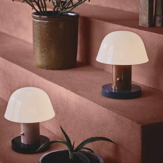 JH27 Setago Akkuleuchte Rust/Thunder - &Tradition - DesignWe.Love