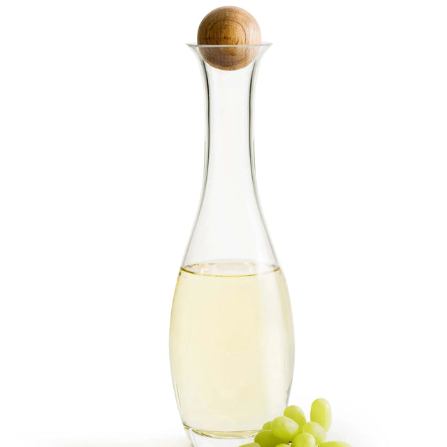 Karaffe Nature mit Kugel aus Eiche - Sagaform - DesignWe.Love
