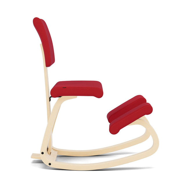 Kniestuhl mit Rueckenlehne Variable Plus (Natur/Rot) - Varier Furniture - DesignWe.Love
