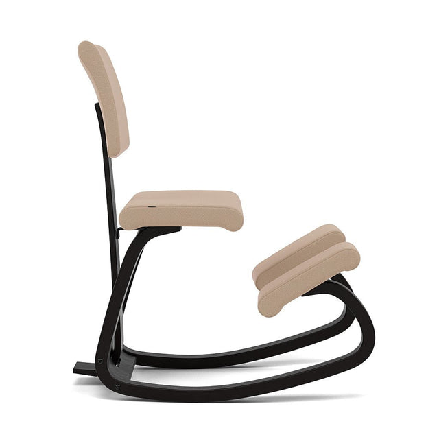 Kniestuhl mit Rückenlehne Variable Plus (Schwarz/Beige) - Varier Furniture - DesignWe.Love