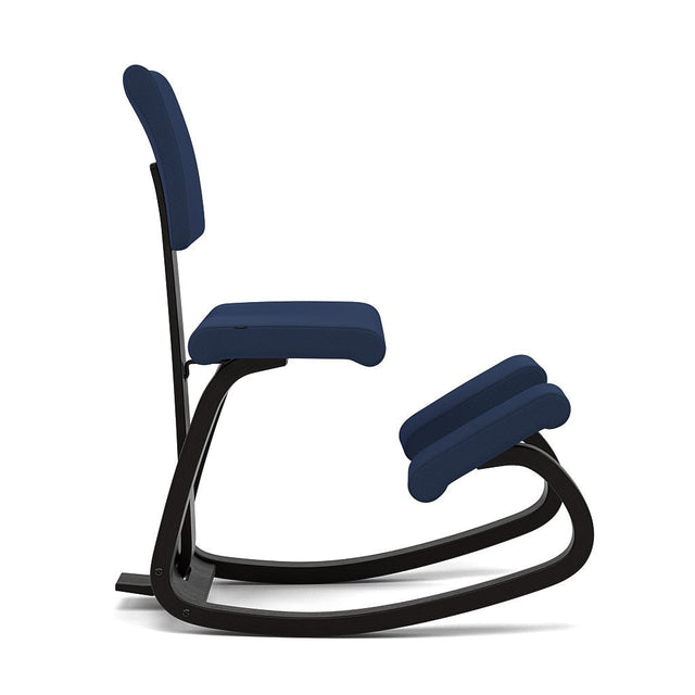 Kniestuhl mit Rückenlehne Variable Plus (Schwarz/Blau) - Varier Furniture - DesignWe.Love