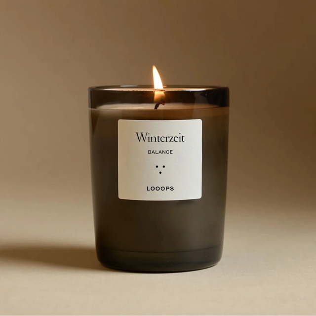 Looops Duftkerze Winterzeit 250 g – natürliche Duftkerze mit Zimt, Nelke und Orange