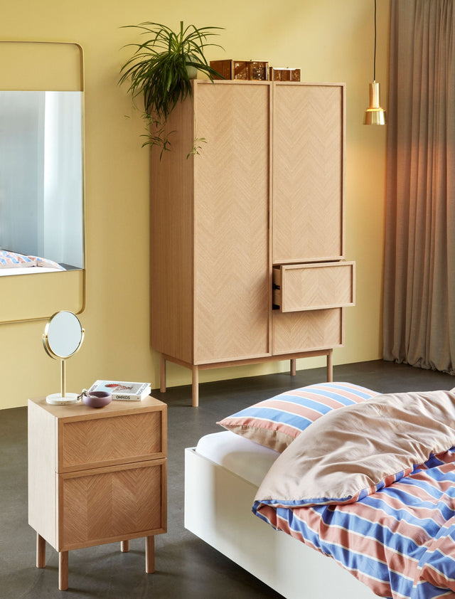 Nachttisch aus Eichenholz Naturfarben Herringbone - Hübsch - DesignWe.Love