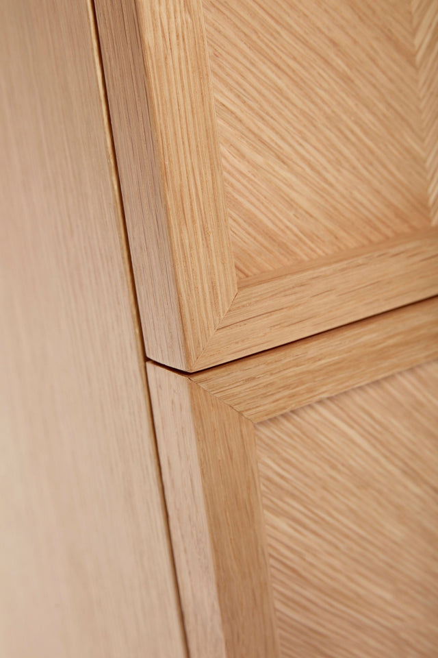 Nachttisch aus Eichenholz Naturfarben Herringbone - Hübsch - DesignWe.Love