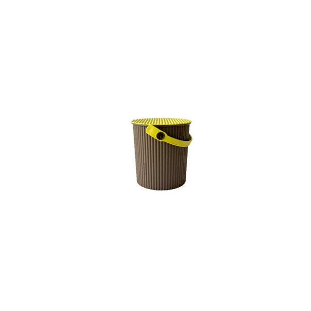 Hachiman Omnioutil Eimer Baby 0,7L in Braun – japanischer Designklassiker, BPA-frei, 100% recyceltes Polypropylen, mit Elastomer-Deckel