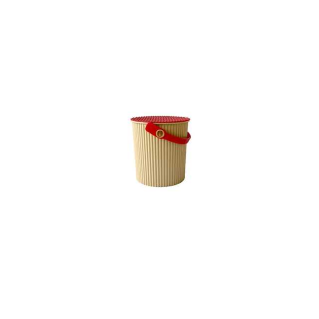 Hachiman Omnioutil Eimer Baby 0,7L in Cafe Au Lait – japanischer Designklassiker, BPA-frei, 100% recyceltes Polypropylen, mit Elastomer-Deckel