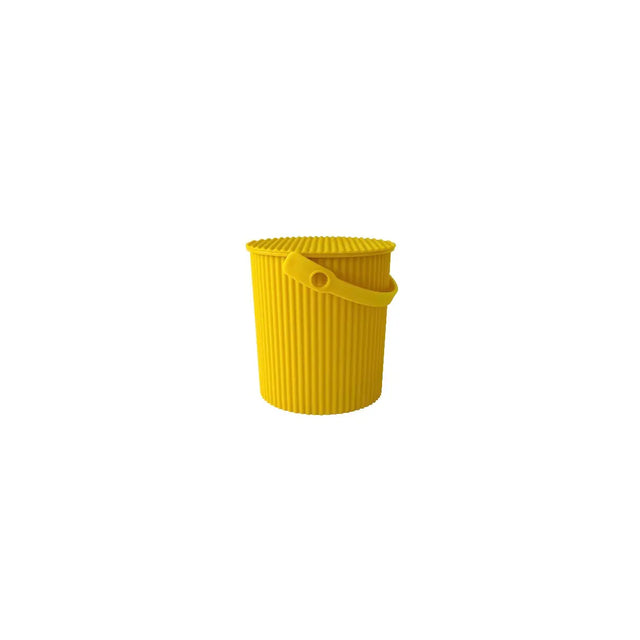 Hachiman Omnioutil Eimer Baby 0,7L in Mustard – japanischer Designklassiker, BPA-frei, 100% recyceltes Polypropylen, mit Elastomer-Deckel