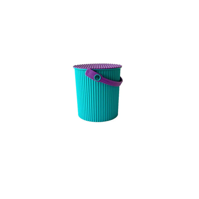 Hachiman Omnioutil Eimer Baby 0,7L in Turquoiseblue – japanischer Designklassiker, BPA-frei, 100% recyceltes Polypropylen, mit Elastomer-Deckel