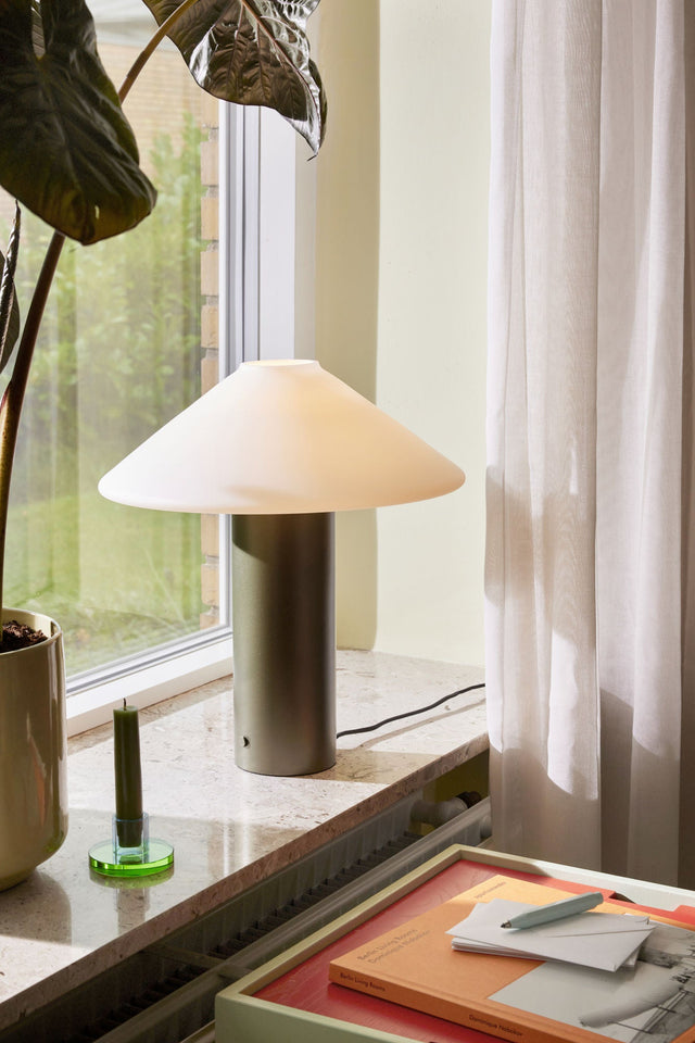Orbit Tischlampe Dunkelgrün - Hübsch - DesignWe.Love