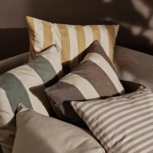 Outdoor Kissen Strand gelb gestreift - ferm LIVING - DesignWe.Love