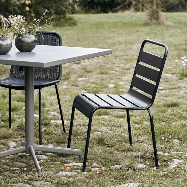 Outdoor Stuhl Helo Schwarz - House Doctor - DesignWe.Love