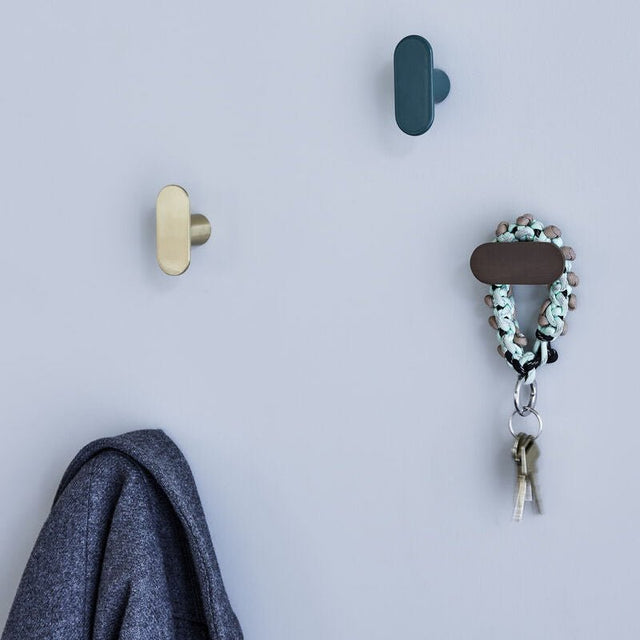 Piccolo Wandhaken Messing - Hübsch Interior - DesignWe.Love