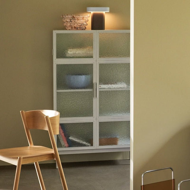 Plex Schrank mit Glastüren Grau - Hübsch Interior - DesignWe.Love