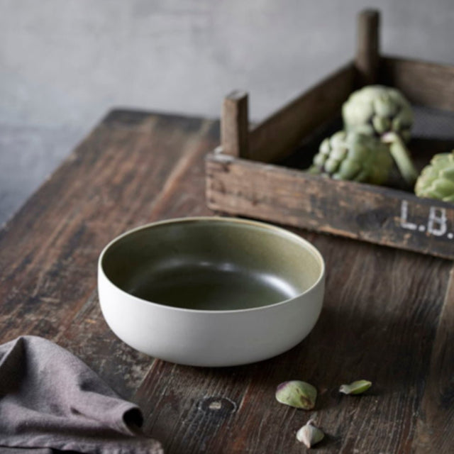 Salatschüssel Ø 25 cm Matte White/Matte Moss - Studio Round North - DesignWe.Love