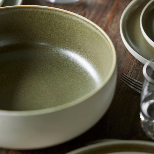 Salatschüssel Ø 25 cm Matte White/Matte Moss - Studio Round North - DesignWe.Love