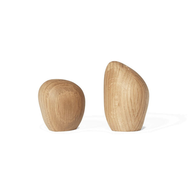 Salz - und Pfefferstreuer Cairn Eiche, 2er - Set - ferm LIVING - DesignWe.Love