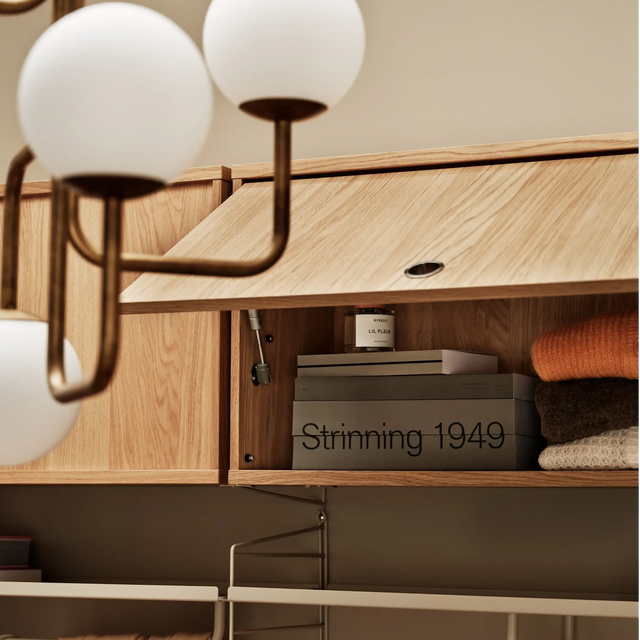 Schrank mit Klapptür 78x30cm Eiche – String Furniture