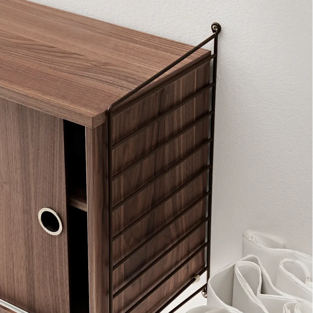 Schrank mit Schiebetüren 78x20cm Walnuss – String Furniture