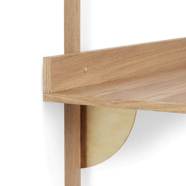 Schreibtisch Sector Desk Messing/Eiche - ferm Living - DesignWe.Love
