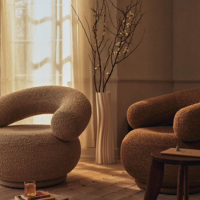 Sessel Orbo Loungechair - Raw Bouclé - Natural - Ferm Living - DesignWe.Love