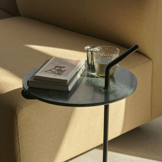 SH9 Halten Beistelltisch Warm Black/Smoked Glass - &Tradition - DesignWe.Love