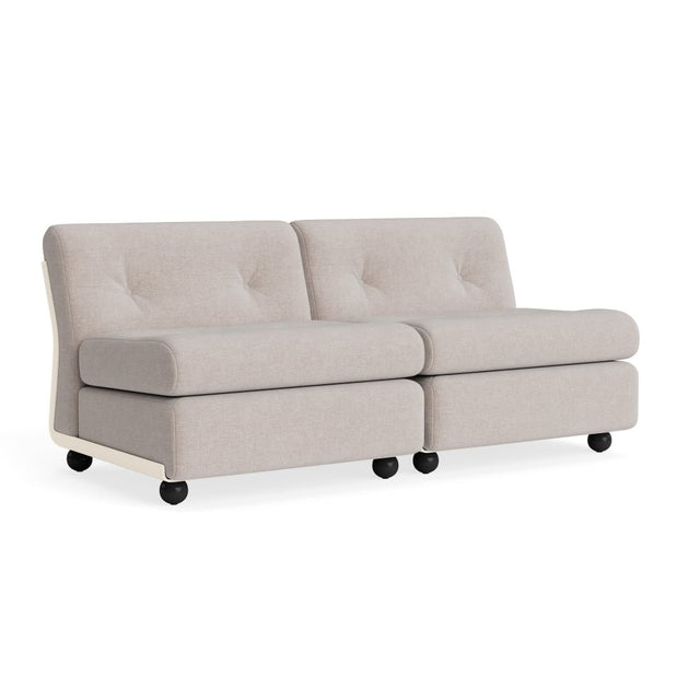 Sofa 2 - Sitzer Amanta Overlap 05 Gestell Cream Beige - HAY - DesignWe.Love
