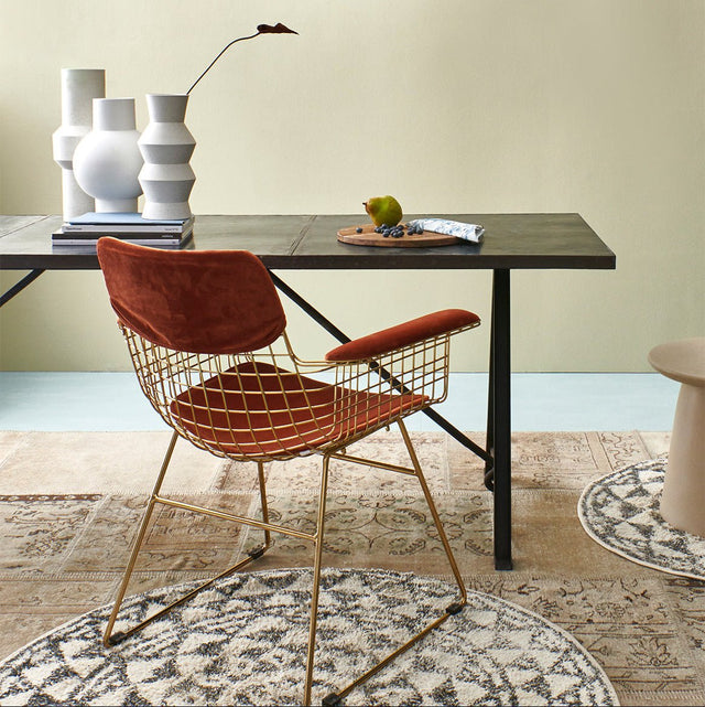 Stuhl Metall Wire mit Armlehnen Messing - HK Living - DesignWe.Love