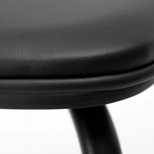 Stuhl Pova schwarz gepolstert 2er Set - House Doctor - DesignWe.Love